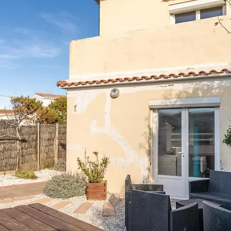 10 Pers A 50m Apartment Barbatre